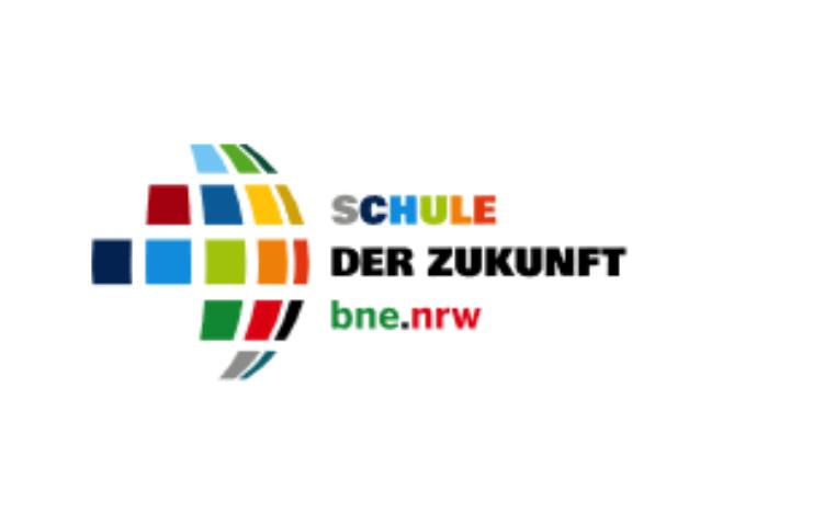 Logo der Initiative &bdquo;Schule der Zukunft&ldquo; mit bunten quadratischen Elementen und dem Schriftzug &bdquo;bne.nrw&ldquo;.